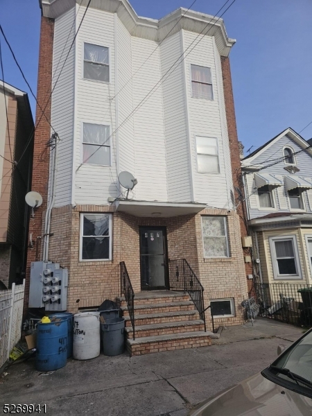 417 Fulton St