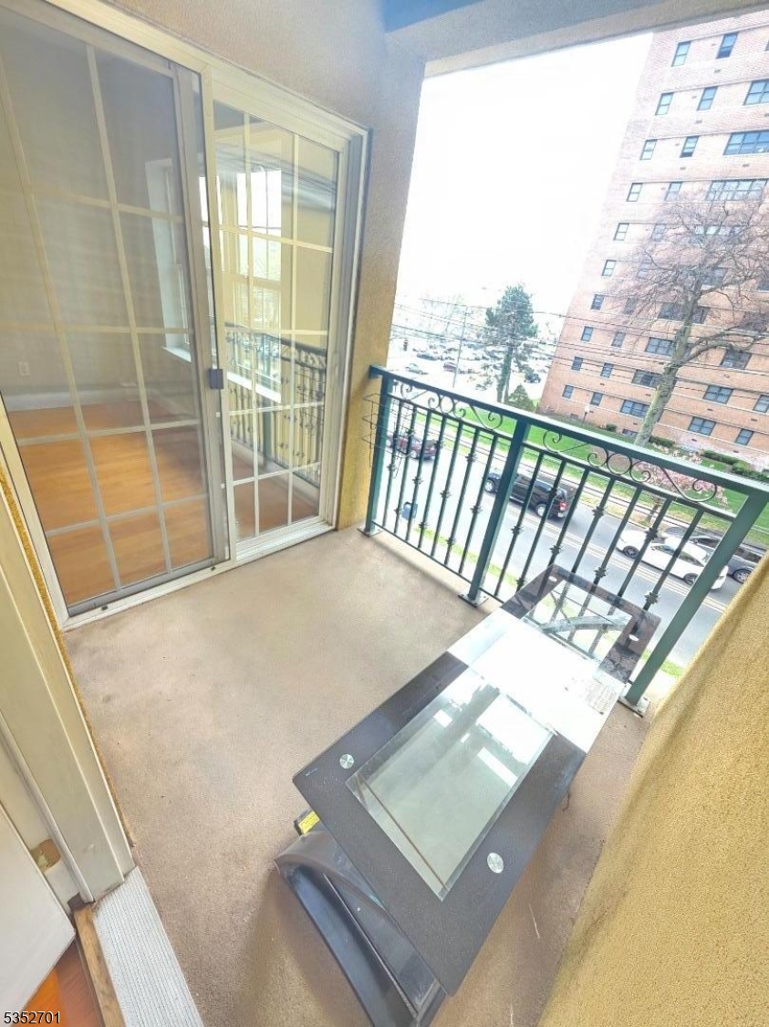 201-211 W Jersey St 311