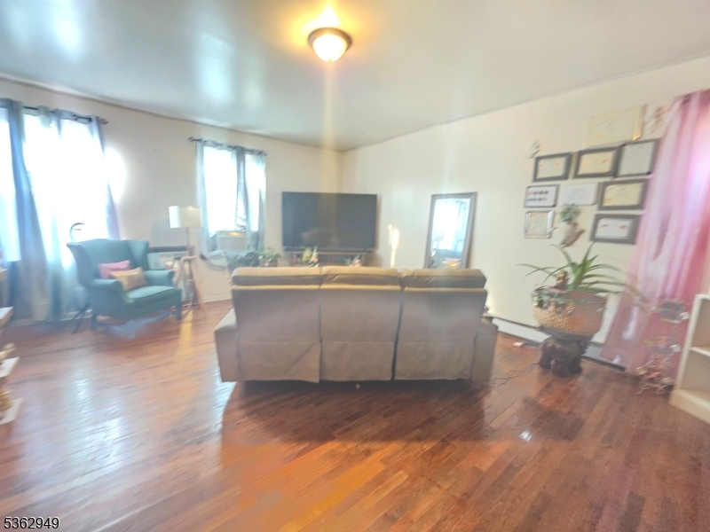 32 Spencer St