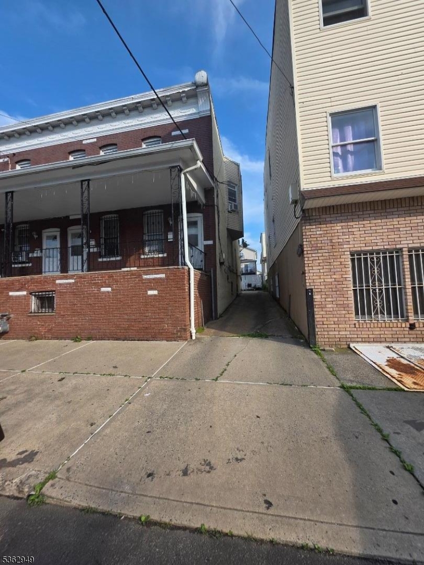32 Spencer St