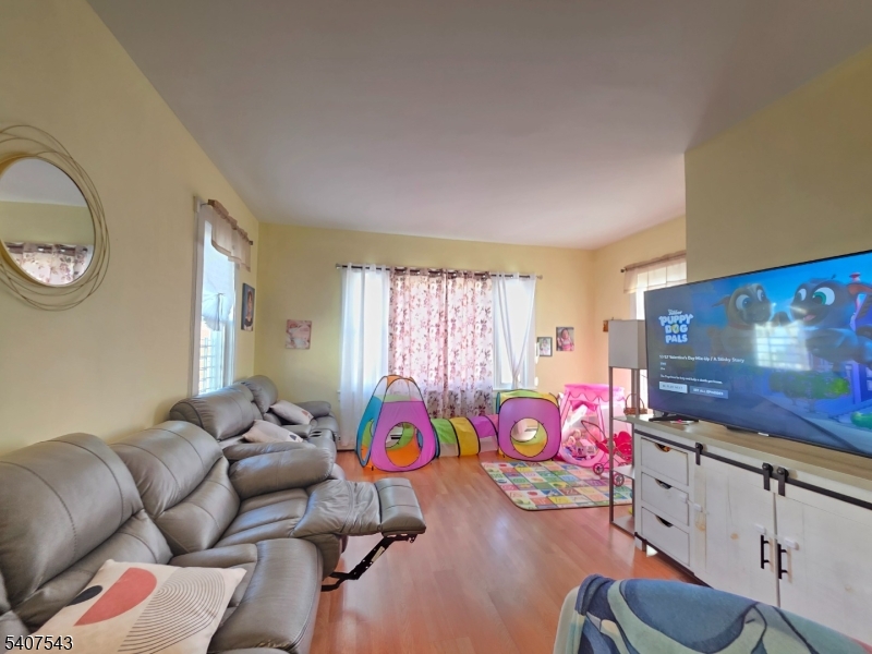 15 E Price St