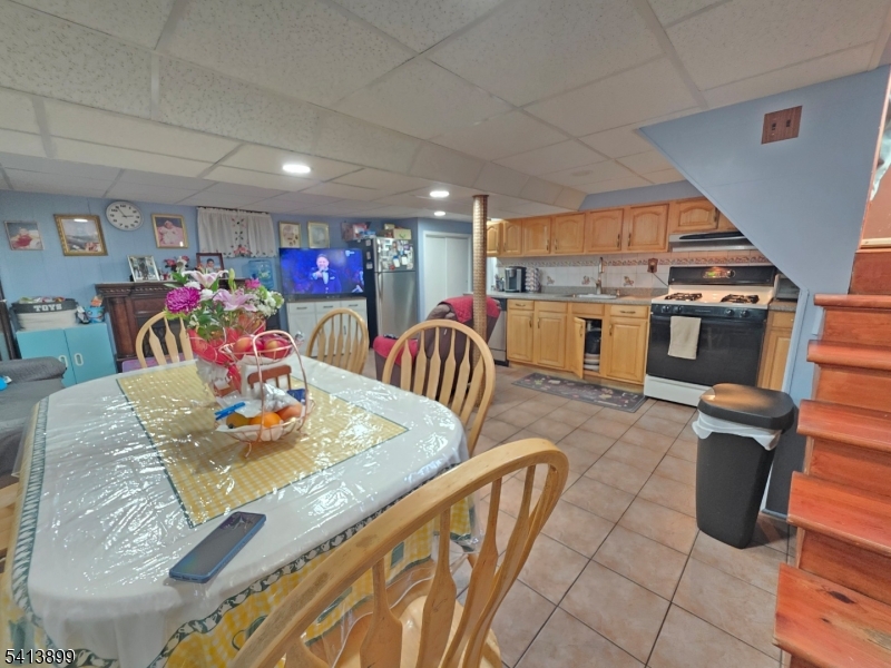 137 Fairbanks St