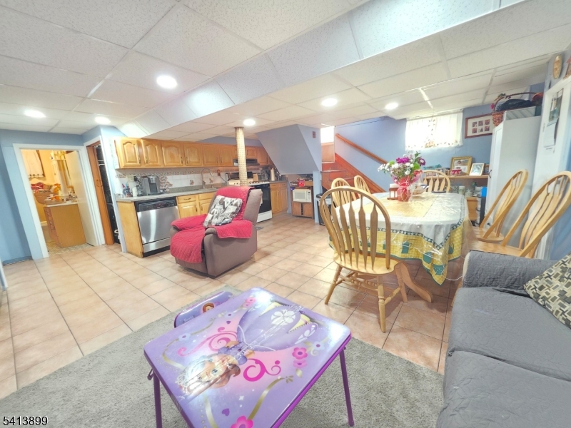 137 Fairbanks St