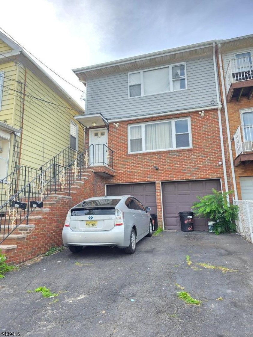 229 Delaware St