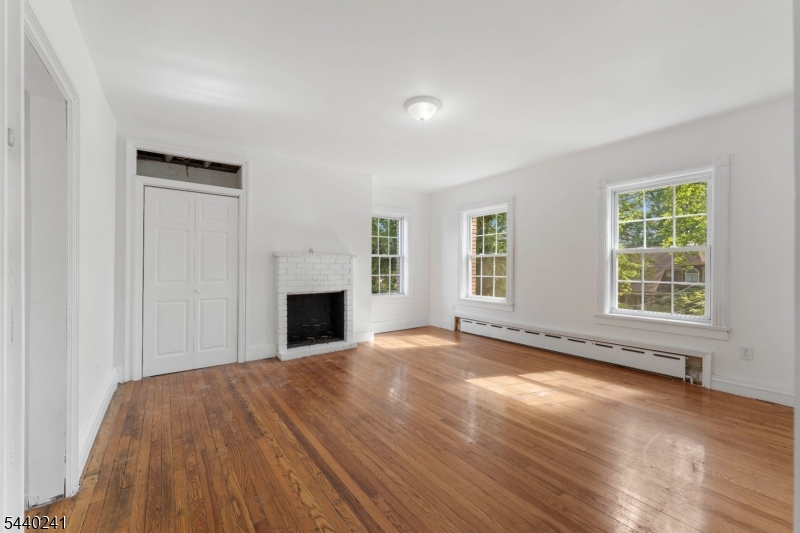 589 Westminster Ave