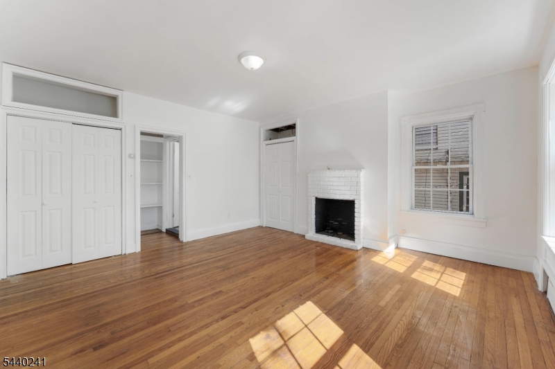 589 Westminster Ave
