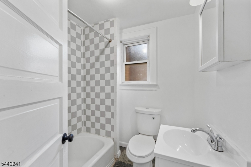 589 Westminster Ave