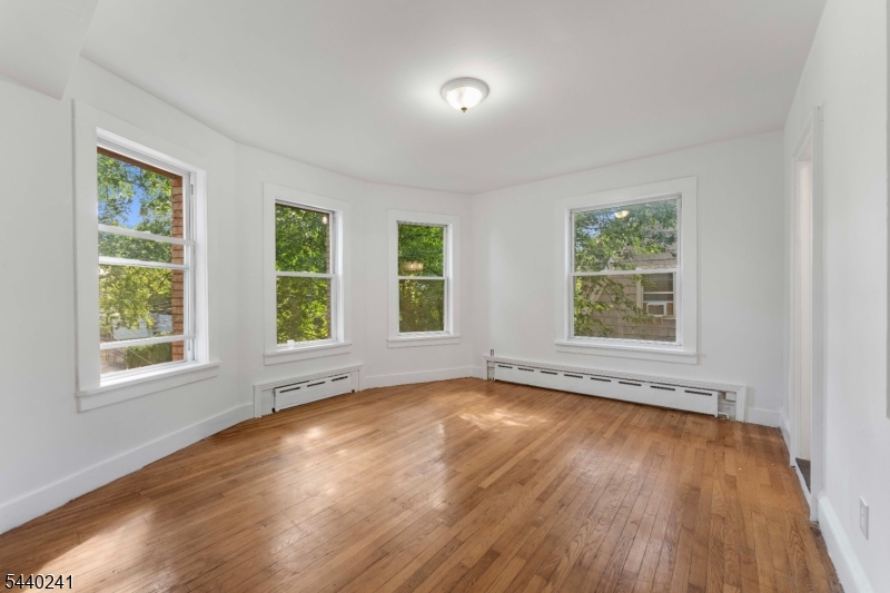 589 Westminster Ave