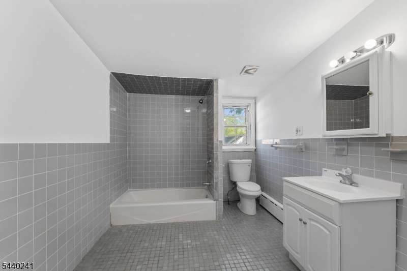 589 Westminster Ave