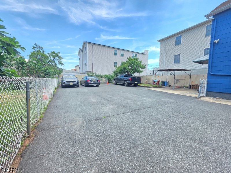805 4Th Ave