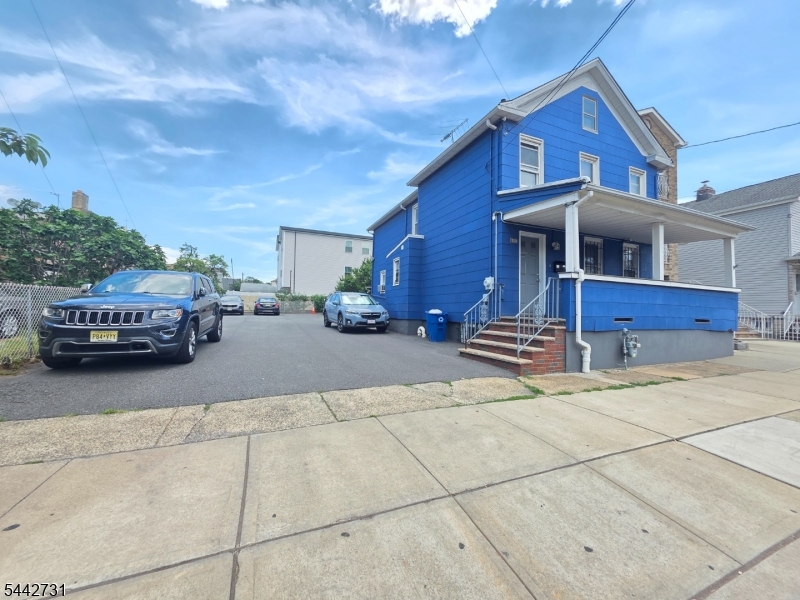 805 4Th Ave