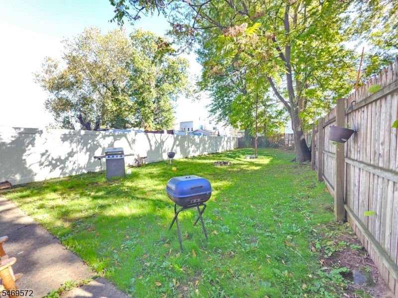 579 Monroe Ave