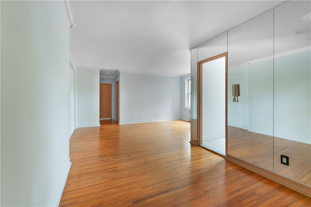 394 Avenue S 2E