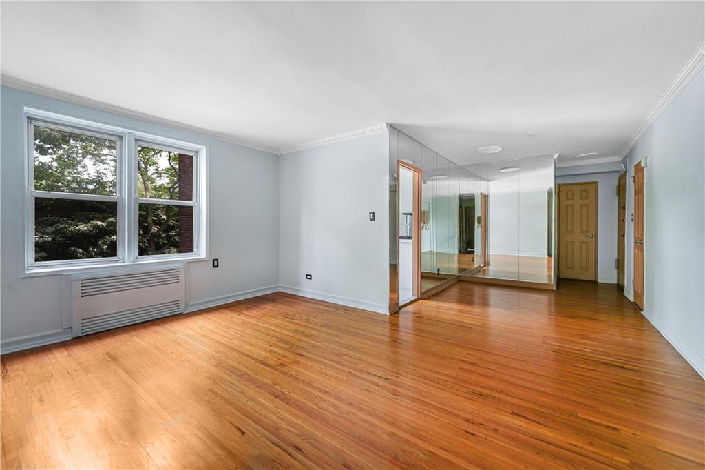 394 Avenue S 2E