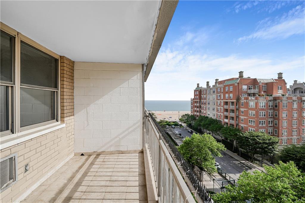 35 Seacoast Terrace 8A