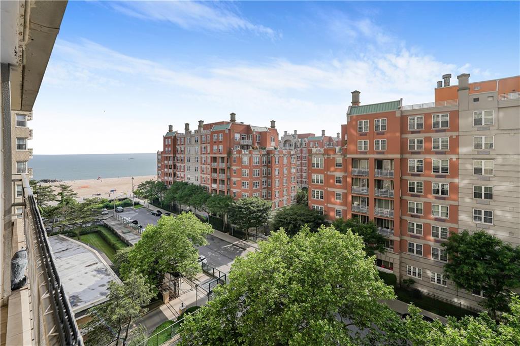 35 Seacoast Terrace 8A
