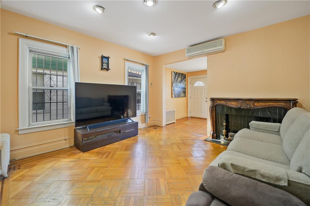 1632 West 3rd Street