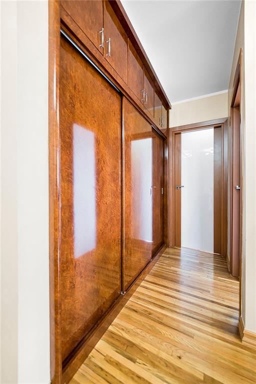 702 Kathleen Place 6D