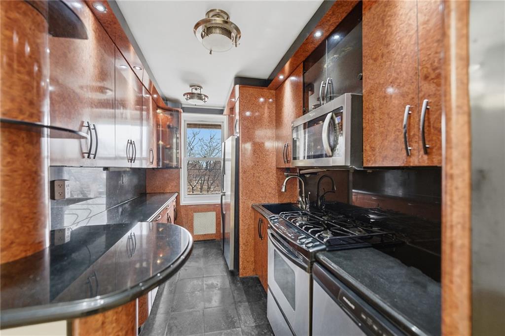 800 Ocean Parkway 4P