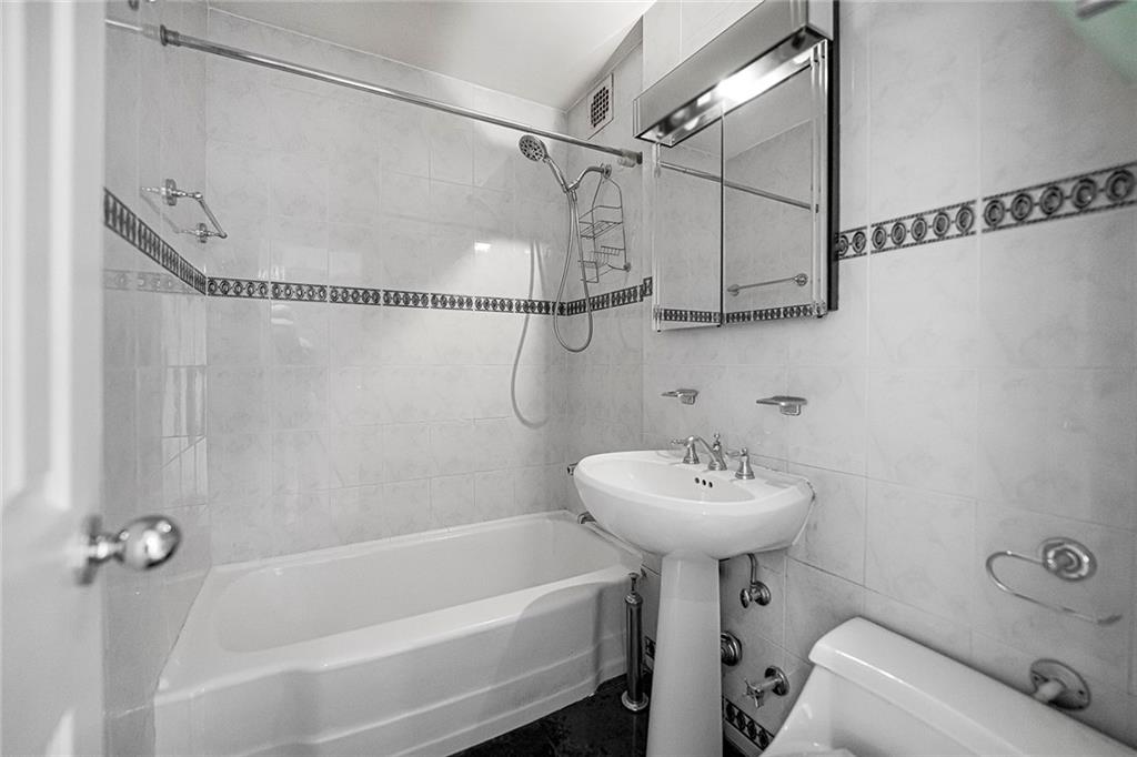 2610 Ocean Parkway 6F