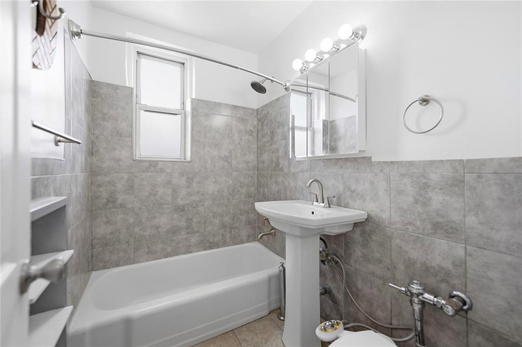 2939 Avenue Y 5G