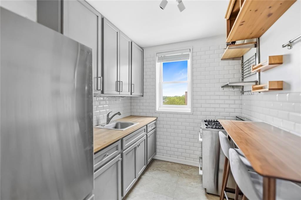 2939 Avenue Y 5G