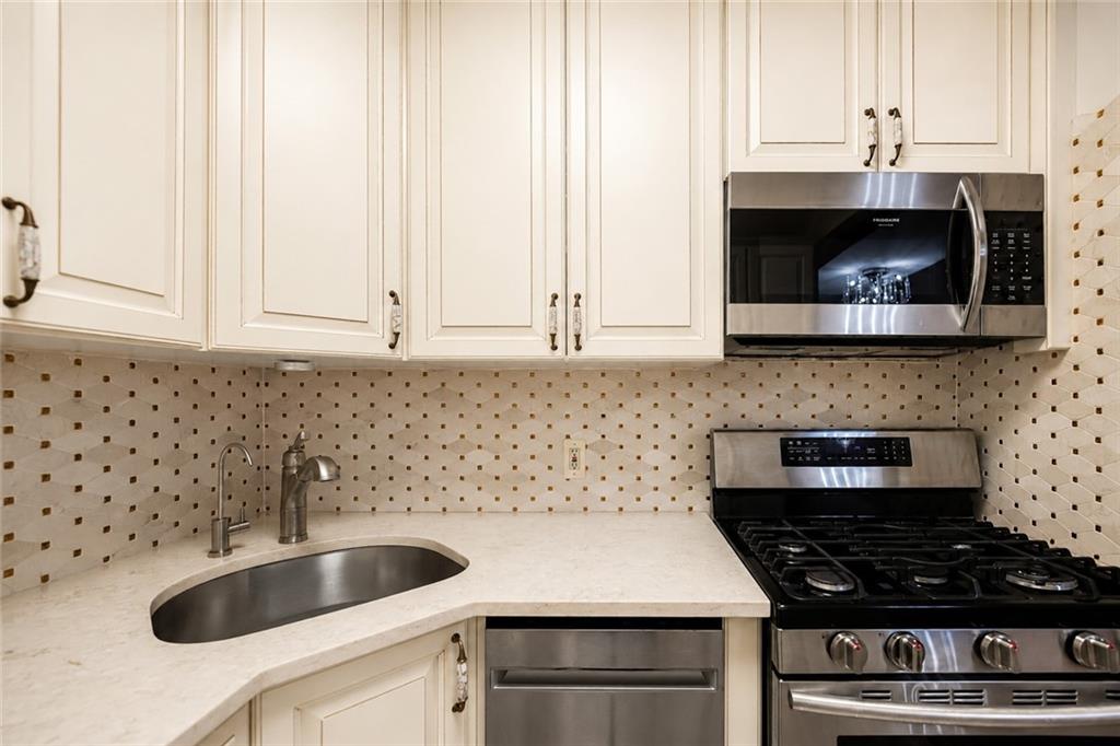 1109 Banner Avenue 6A