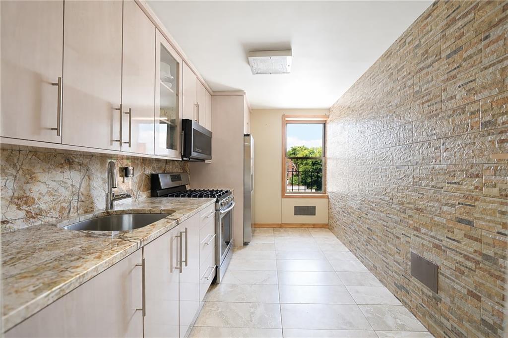 759 East 10th Street 5C