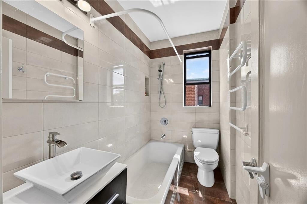 1625 East 13th Street 4G