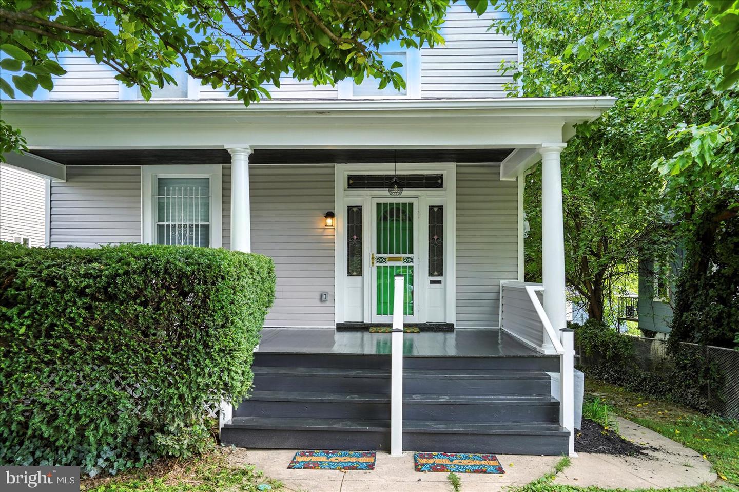 1002 Beaumont Ave