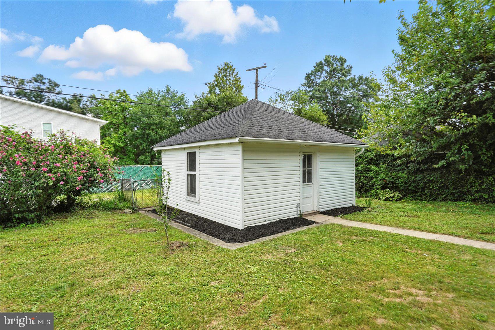 1002 Beaumont Ave