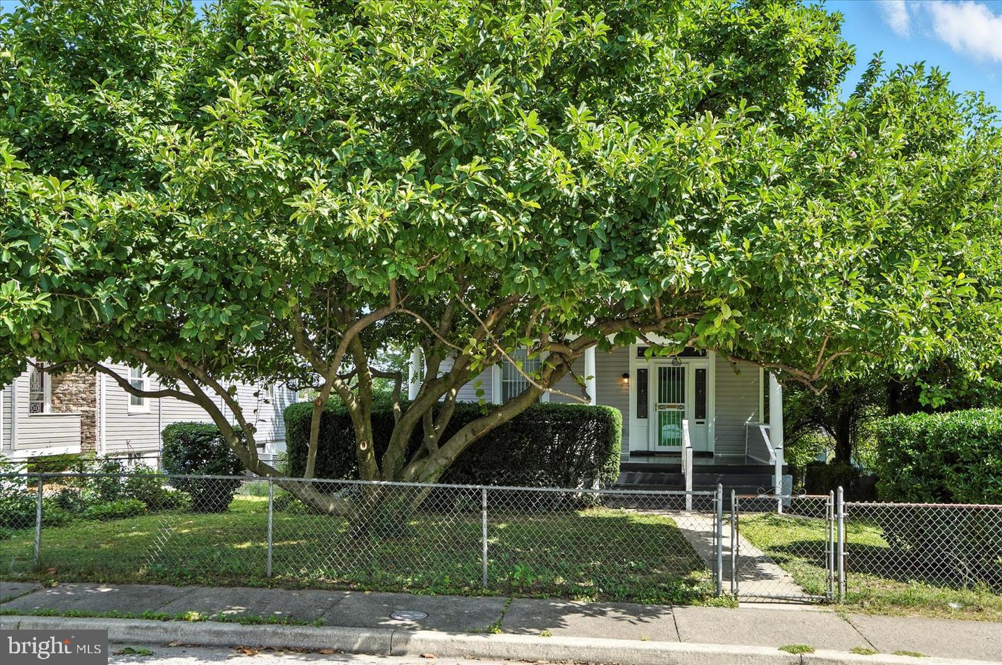 1002 Beaumont Ave