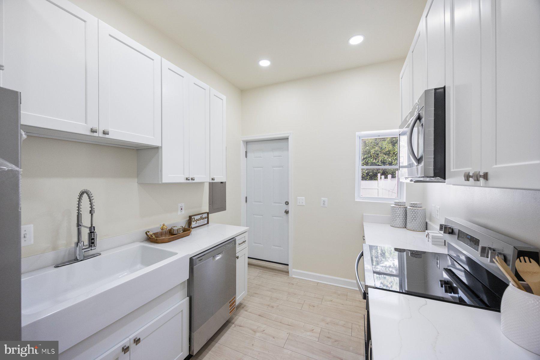 1004 BENNETT PLACE