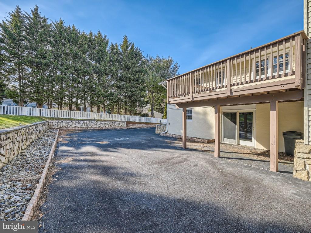 3 Bluestone Ct