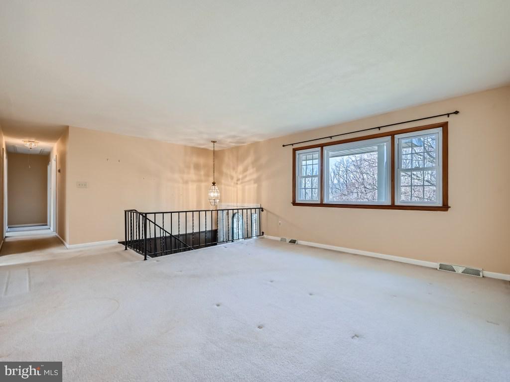 3 Bluestone Ct