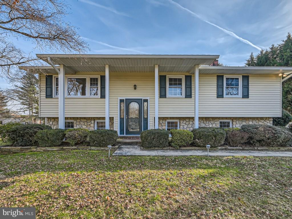 3 Bluestone Ct