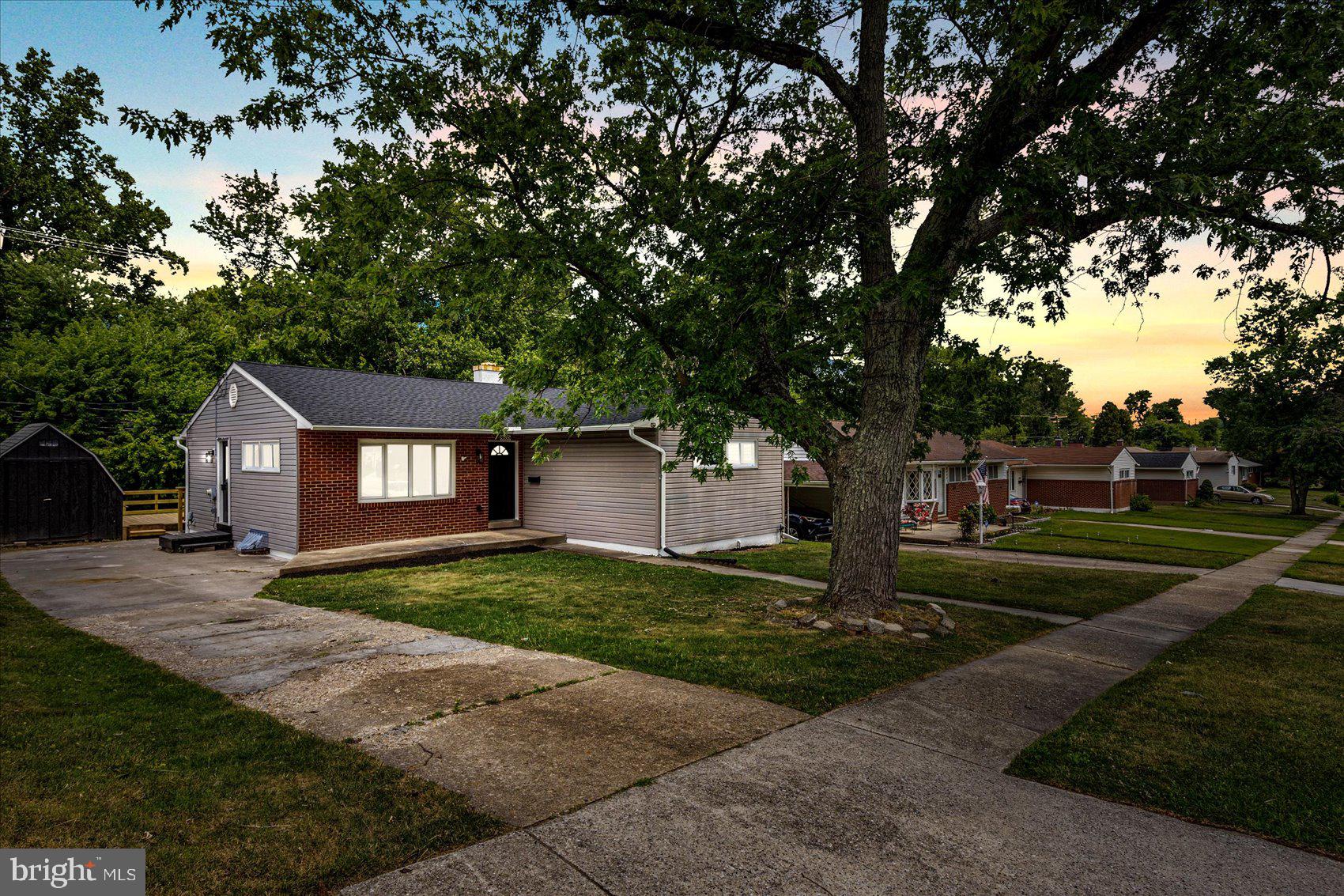 8635 Richmond Ave
