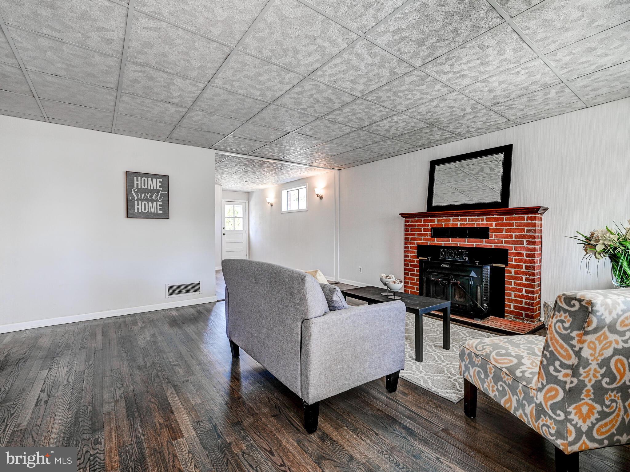 2510 Veronica Ave