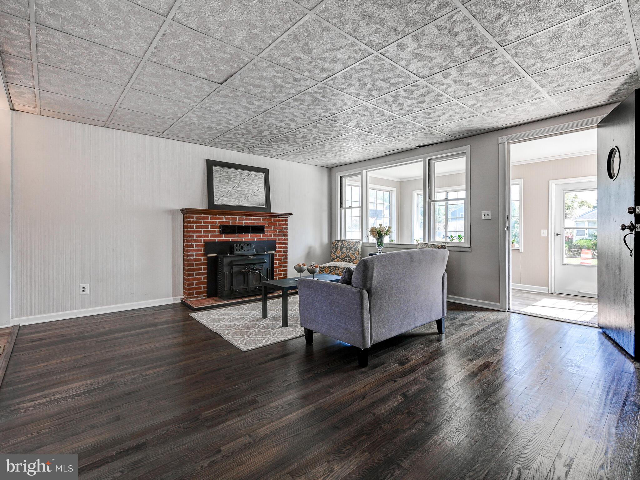 2510 Veronica Ave