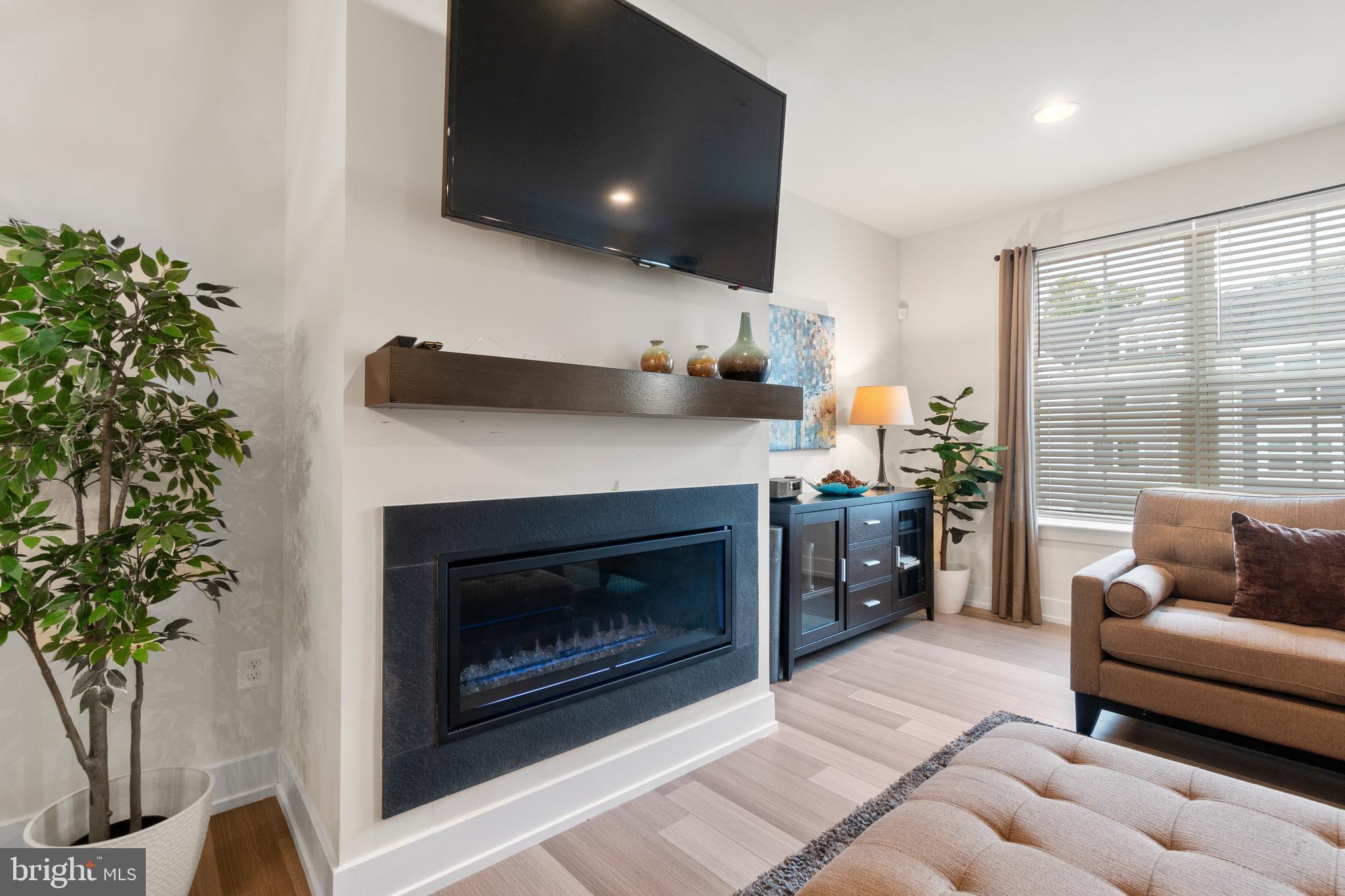 10120 Whitaker Way