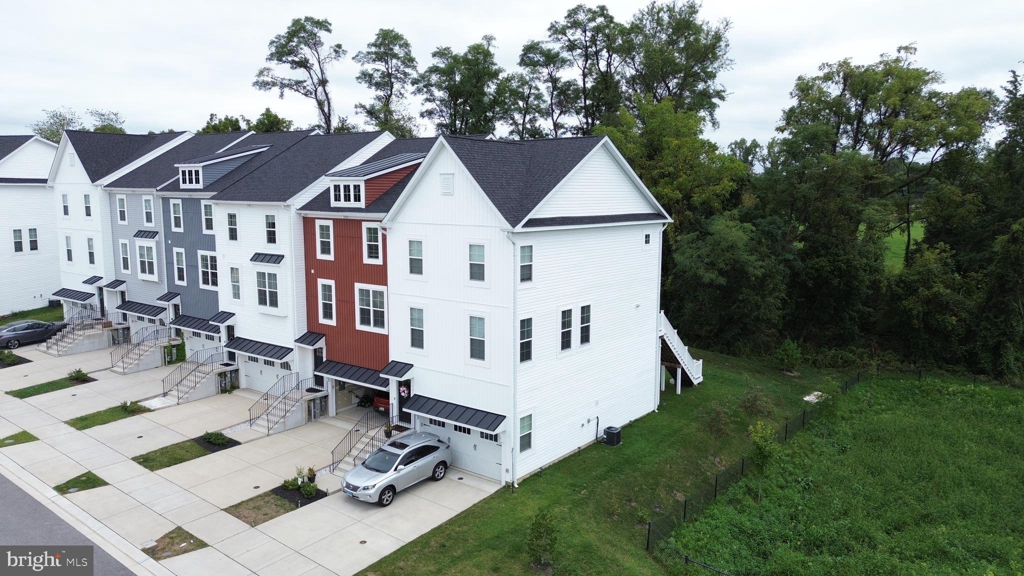 10120 Whitaker Way