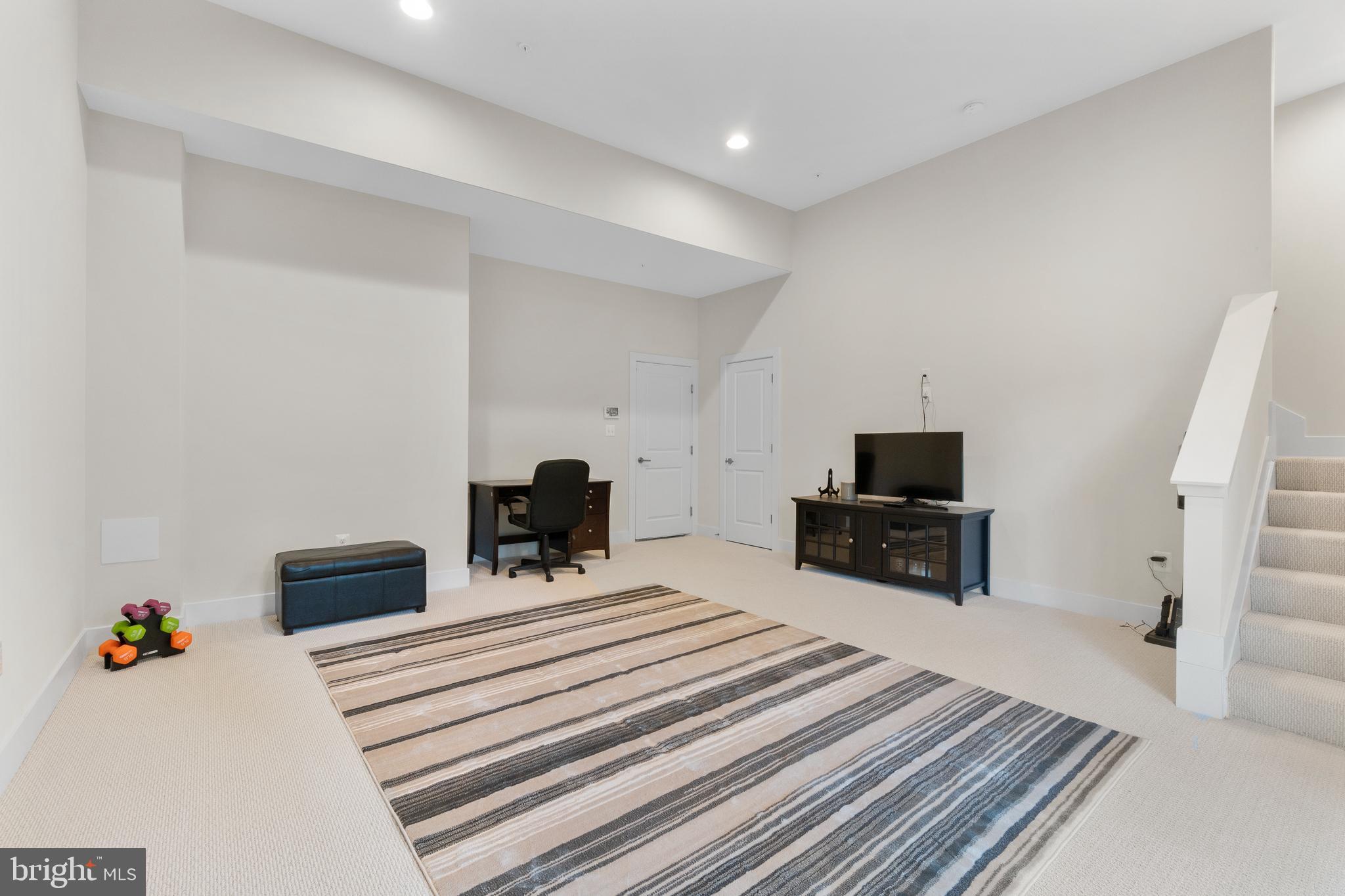 10120 Whitaker Way