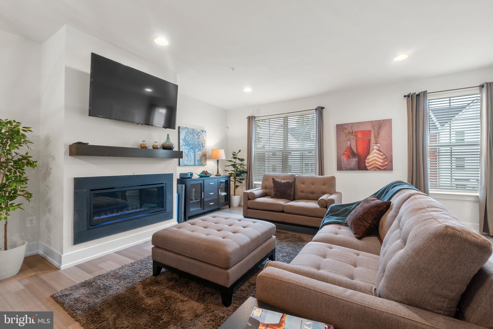 10120 Whitaker Way