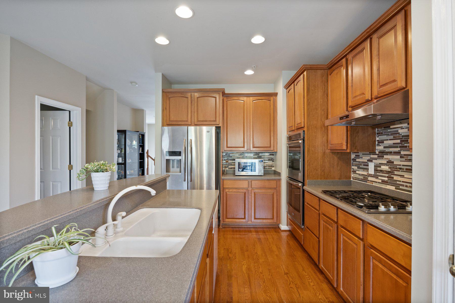 101 Buttonwood Ct