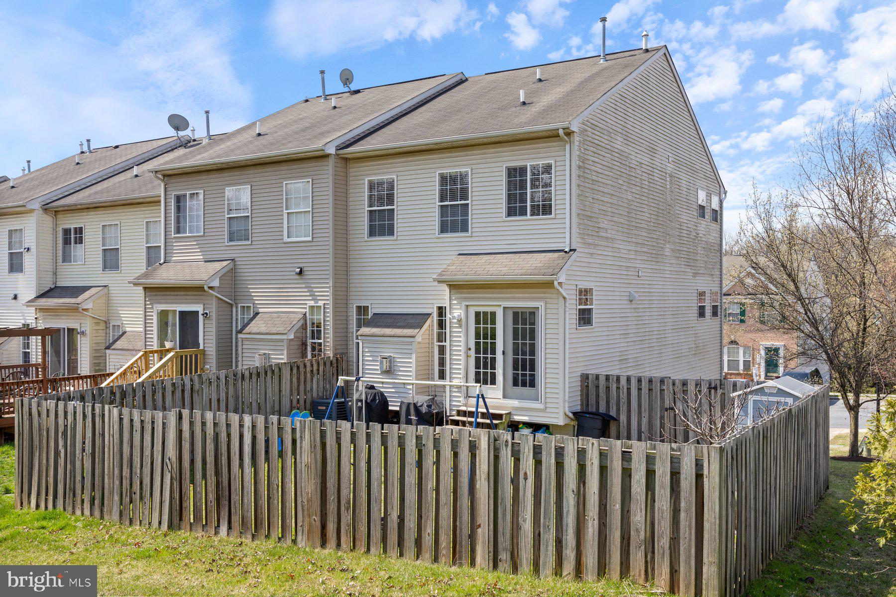 101 Buttonwood Ct