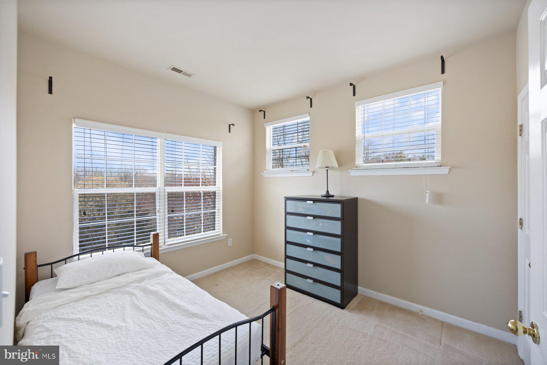101 Buttonwood Ct