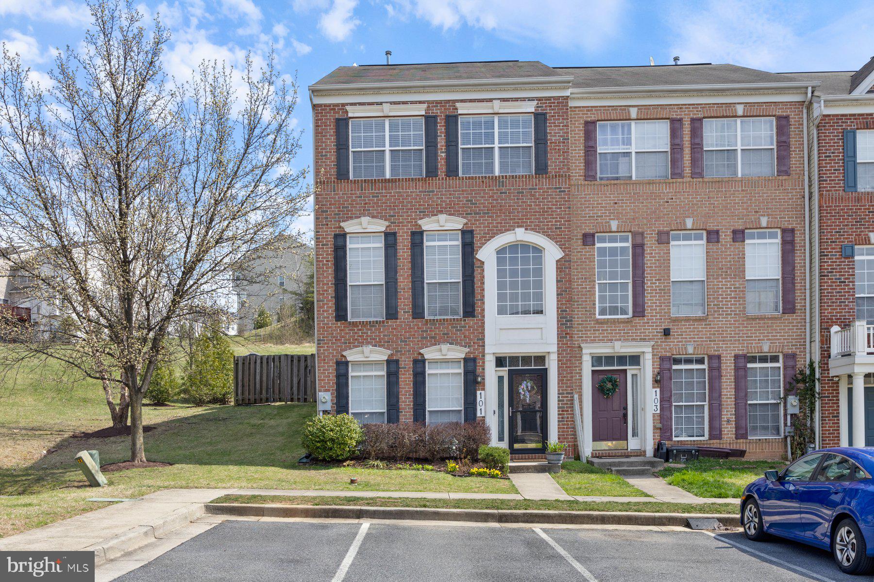 101 Buttonwood Ct