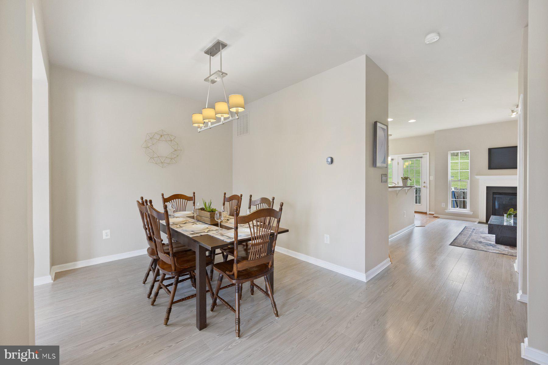 101 Buttonwood Ct