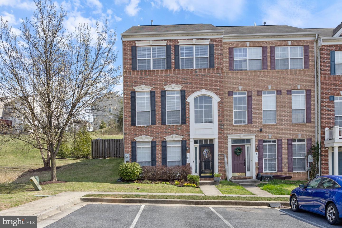 101 Buttonwood Ct