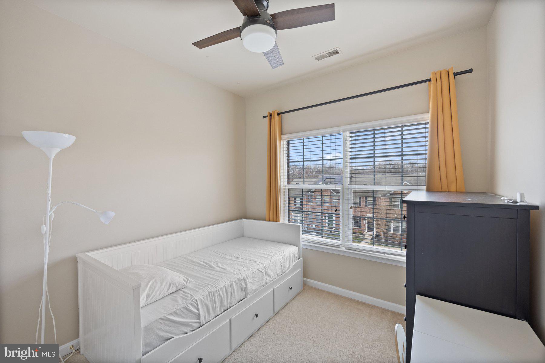 101 Buttonwood Ct